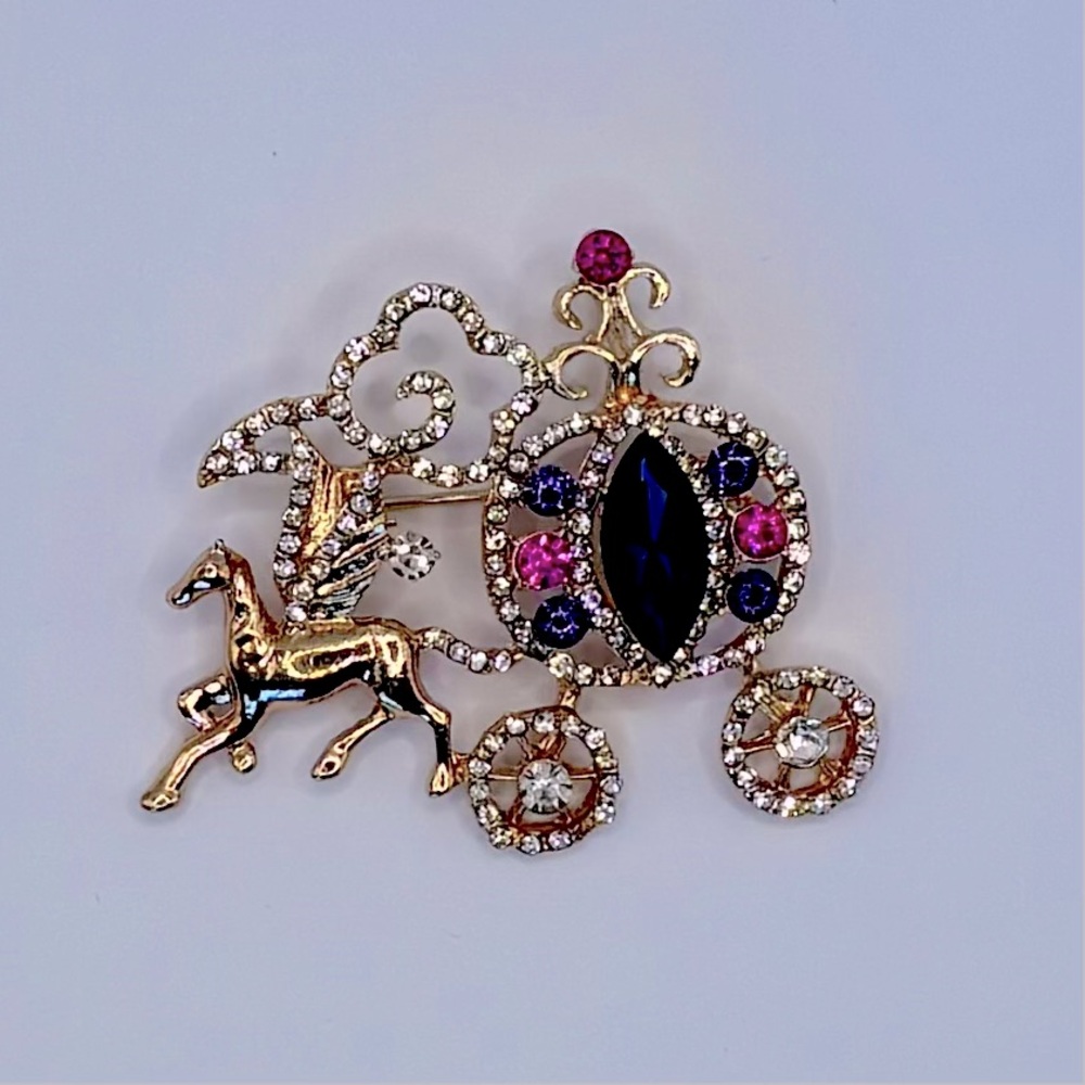 NWOT Gold Carriage Brooch with Jewel Accents